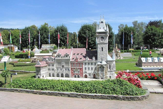 Klagenfurt - Private Historic Walking Tour - Navigating the Lively Old Town