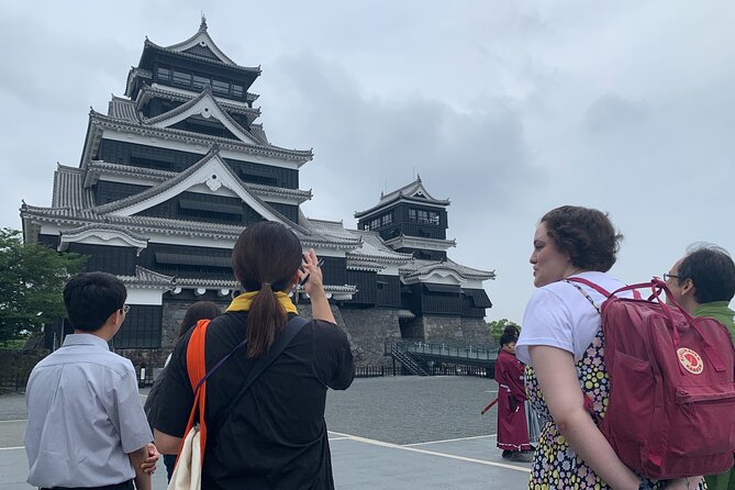 Kumamoto Castle Walking Tour With Local Guide - Discovering the Castles History
