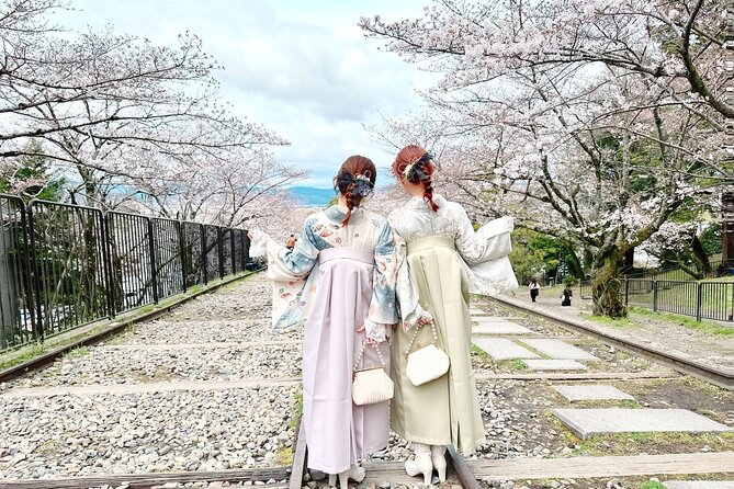 Kyoto Gion: Japanese Traditional Experience -Kimono, Yukata - Choosing the Perfect Kimono or Yukata