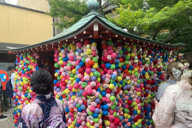 Kyoto Private Magical Tour With a Local Guide - Discovering Nishiki Market