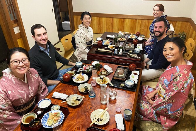 Kyoto Walking Tour With Kimono Rental Lunch and Tea Ceremony - Navigating to the Meeting Point