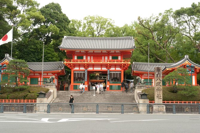 Kyoto's Higashiyama: Tradition, Art & Religion Tour - Kennin-ji Temple: Zen Serenity and Artistic Wonders
