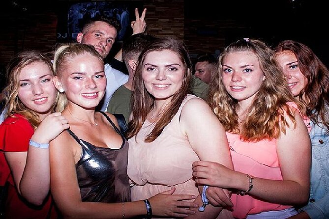 Ladies Night Party Tour in Hamburg Including Cocktail, Sparkling Wine and Shots - Ask Away
