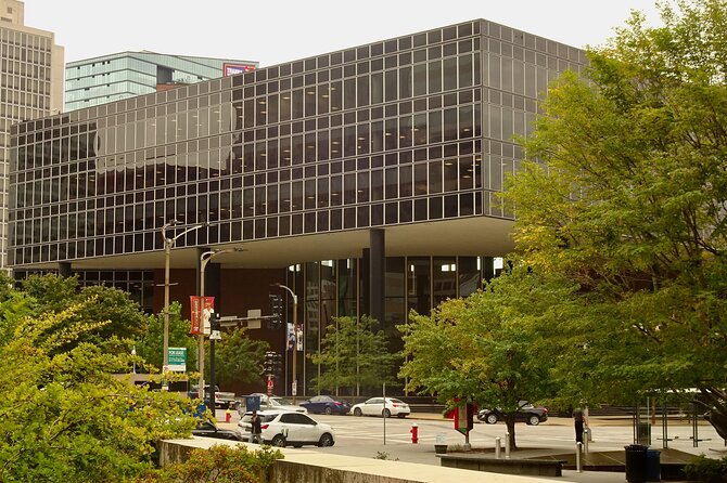 Landmarks Downtown-East Walking Tour - Keiner Plaza Park