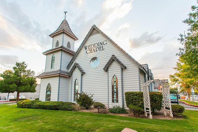 Las Vegas Wedding at A Special Memory Wedding Chapel - Transportation and Accessibility