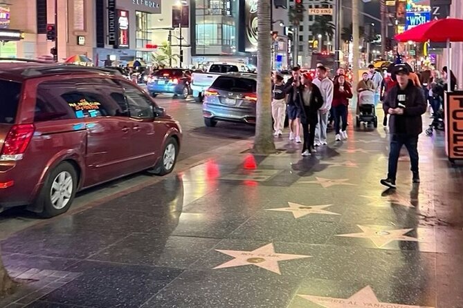 Los Angeles Must-See Attractions Private Car Tour With a Guide - Comfortable and Accessible Experience