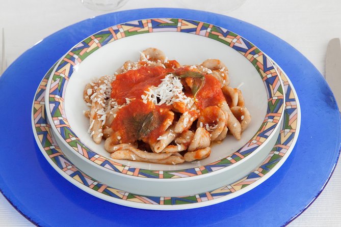 Lunch or Dinner and Cooking Demo at a Local Home in Foligno - Meeting and Pickup Information