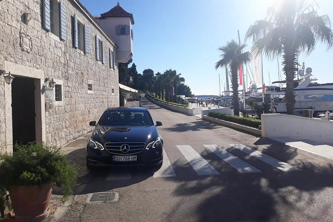 Luxury Private Transfer Rovinj - Venice Airport - Included Amenities and Services