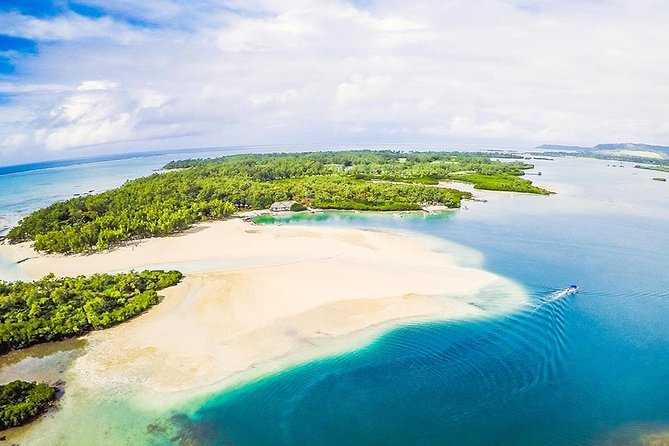 Marvelous Ile Aux Cerf Island: Speed Boat, Parasailing, Lunch & GRSE Waterfall - Booking Details and Requirements