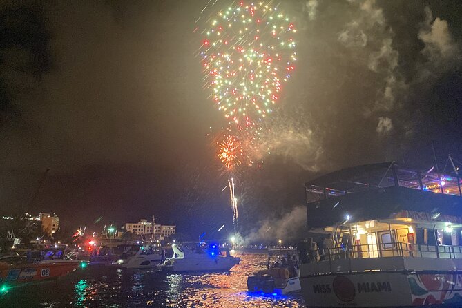 Miami South Beach July 4th Fireworks On Catamaran - Food and Beverage Options