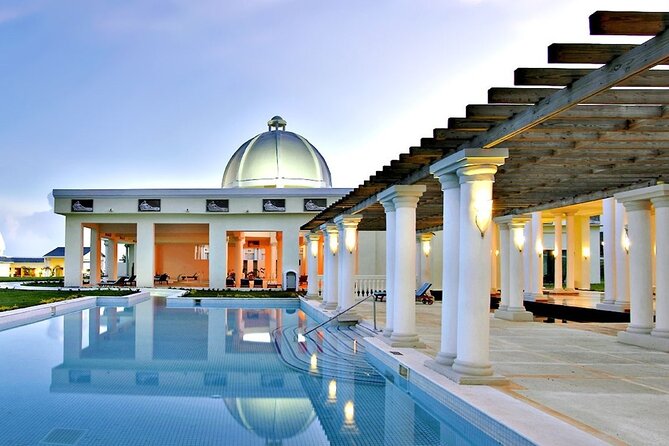 Montego Bay Airport Private Taxi to Grand Palladium Resorts - Booking Details
