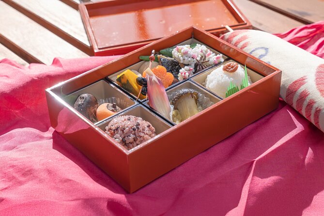 Nara Historical Hiking Tour and Breakfast Picnic in Asuka - Indulging in a Vegan/Vegetarian Breakfast Picnic