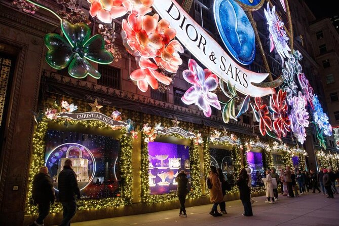 New York City Christmas Holiday Tour With a Free Dessert - Savor a Complimentary Dessert