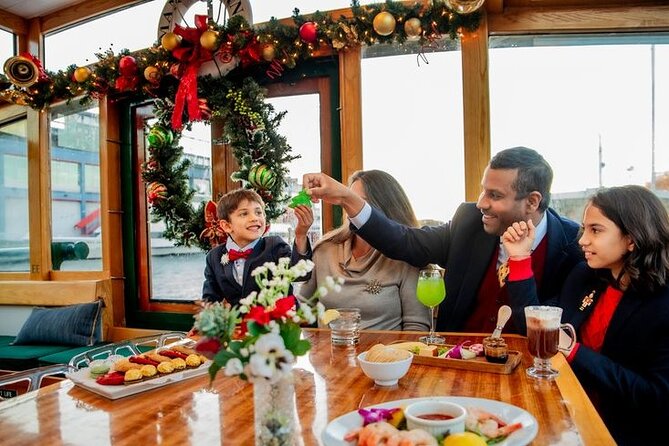 New York City Holiday Brunch Cruise on Classic Boat - Accessibility Features and Requirements