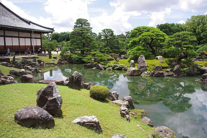 Nijo Castle Samurai Culture Experience With a Fun Expert Guide - Immersing Yourself in Samurai History and Culture