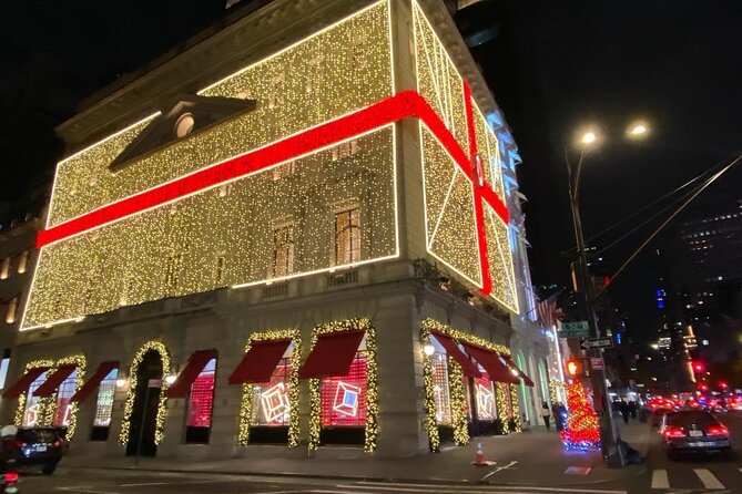 NYC Rockefeller Center Christmas Lights Ride Review - Group Size and Capacity