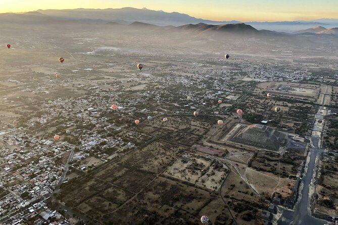 Panoramic Flight to Teotihuacanán in Small Plane 2 People - Tour Inclusions