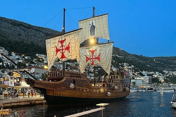 Panoramic Sunset Pirate Boat Tour With Live Music and Tour Guide - Accessibility Information