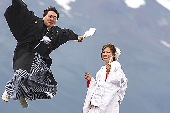 Photo Wedding at the Most Beautiful Mt. Fuji by Professionals - Meeting and Accessibility