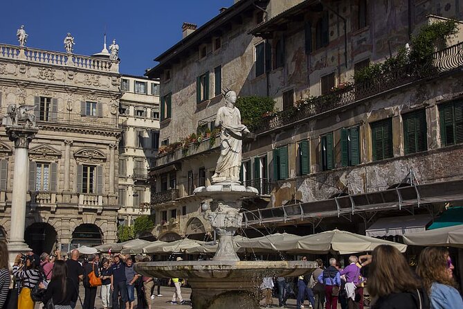 Private Day Tour From Venice to Verona With Local Tour Guide and Fast Trains - Accessibility and Participation