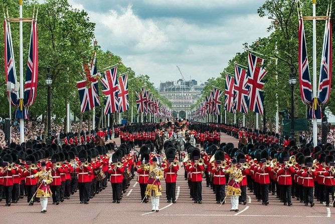Private Full Day London Tour With Brazilian Guide - Culture and History