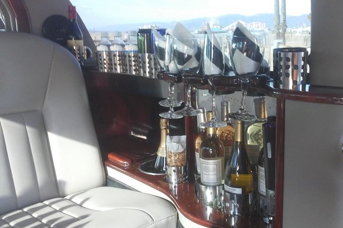 Private Limo 4-Hour Tour: Hollywood, Santa Monica and Venice - Meeting Point and Pickup