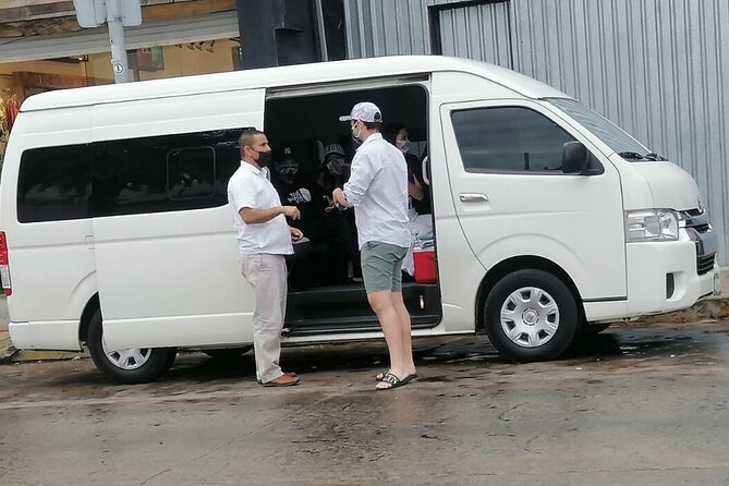 Private One Way SJD Airport Transfer to Cabo San Lucas - Vehicle Features and Comfort