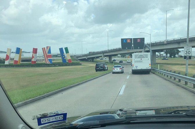 Private Shuttle Hobby Airport to Galveston for Up to 10 Travelers - Accessibility Features of the Service
