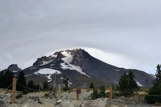 Private Tour at The Hood-Columbia Loop: Timberline, Orchards, and Waterfalls - Exploring the Hood River Valley