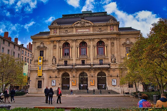 Private Transfer From Montpellier To Lyon With a 2 Hour Stop - Key Points