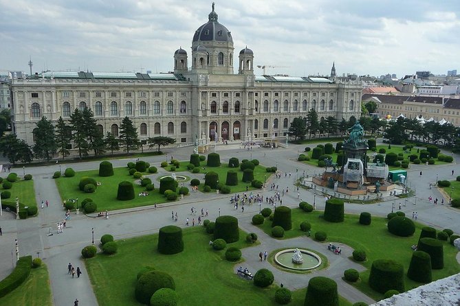Private Transfer From Prague to Vienna With 4h of Sightseeing - Booking Process and Payment Options