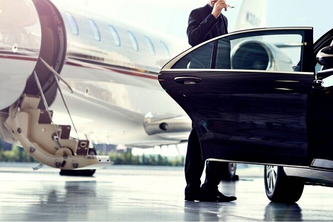 Private Transfer in a Luxury Sedan From Louis Armstrong Airport - Booking Process