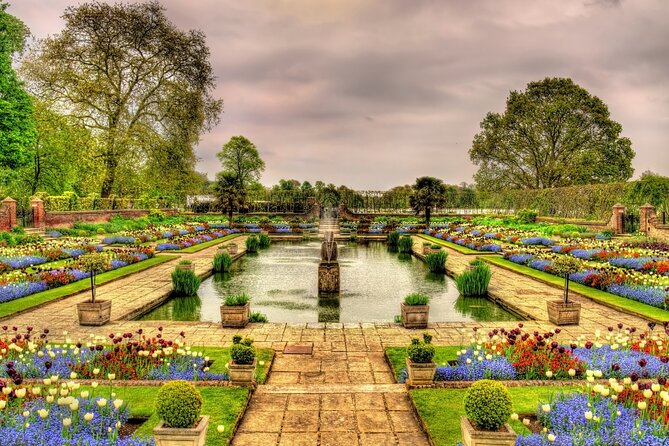 Private Walking Tour of Kensington With an Official Tour Guide - Admire the Royal Architecture