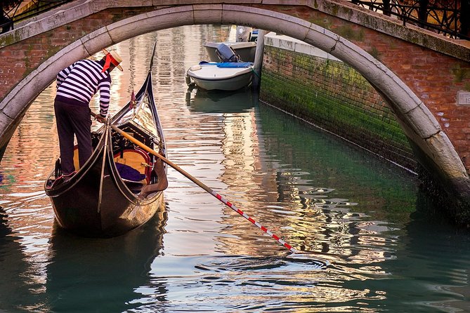 Public Tour: Ancient Traditions of Venice - Meeting and Pickup