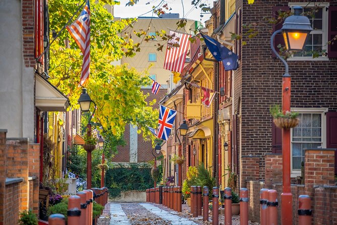 Revolutionary Roots: A Historic Philadelphia Stroll - Discovering Philadelphias Architectural Gems