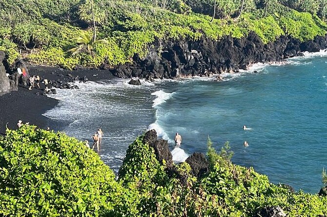Road To Hana Black Sand Beach Waterfalls & Turtles Tour - Inclusions and Amenities