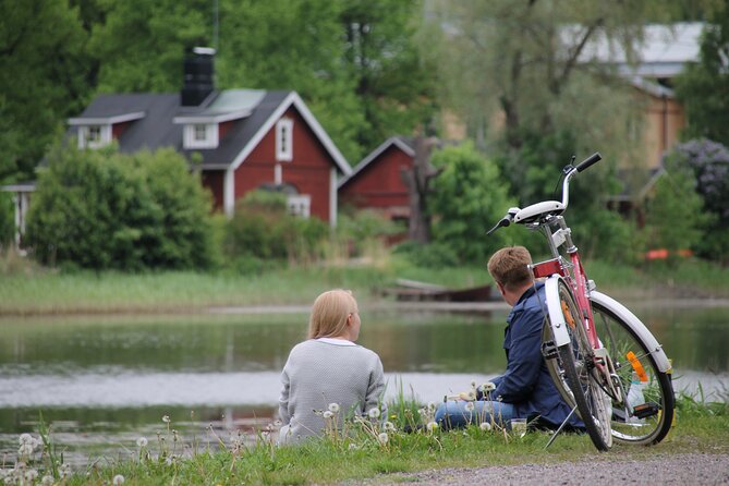 Romance in Porvoo - Walking Tour - Discovering Local Traditions and Craftsmanship