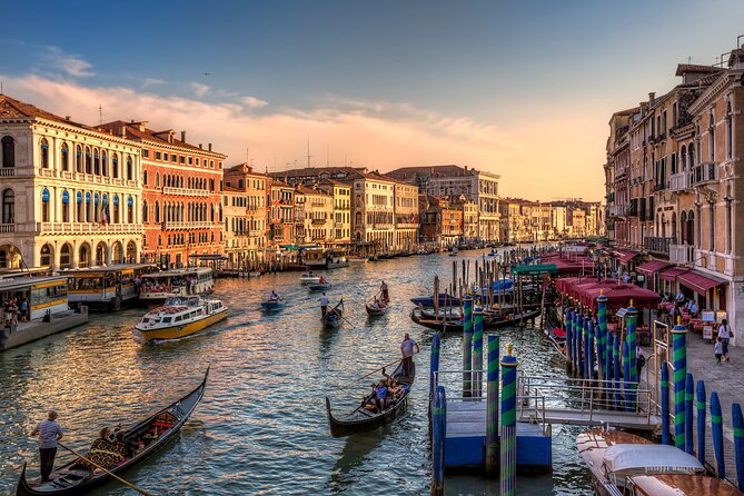 Romantic Serenade Gondola Tour: Private Ride - Meeting and Departure Information