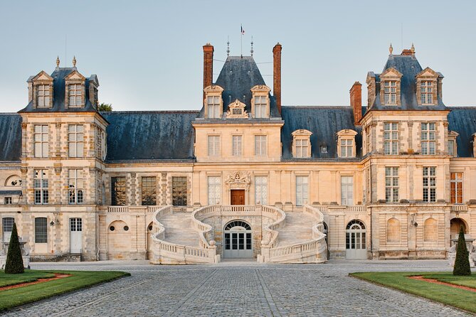 Round Transfer to Fontainebleau and Vaux Le Vicomte From Paris - Accessibility Information