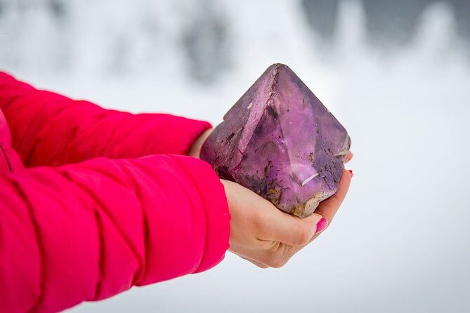 Rovaniemi: Amethyst Mine Tour & Find Your Own Gemstone - Finding Your Gemstone Treasure