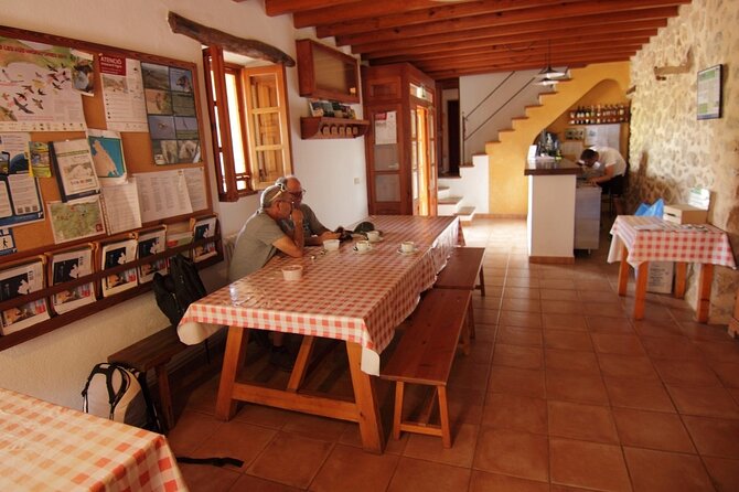 Sa Travessa, the Grand Route in Four Days (Gr221) - Booking Information