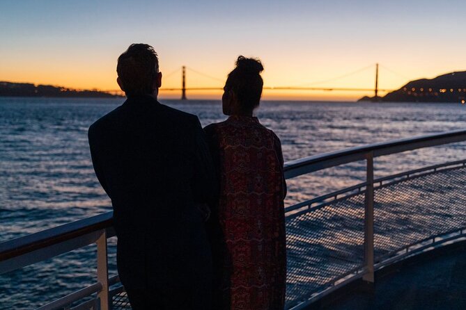 San Francisco Christmas Day Buffet Dinner Cruise - Entertainment Onboard