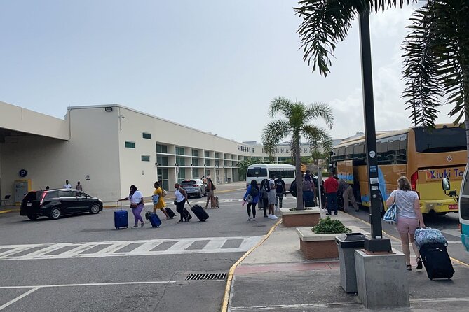 Sangster International Airport Private Transport to Negril Hotels - Participant Accessibility