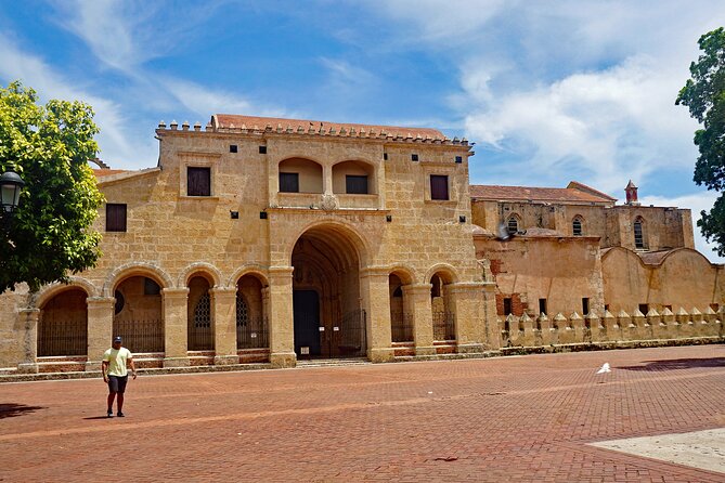 Santo Domingo & Alto De Chavon Full Day Small Group Experience - Visiting Altos De Chavon