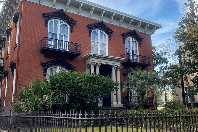 Savannah's Historical District: A Self-Guided Audio Tour - Navigating the GPS-Enabled Audio