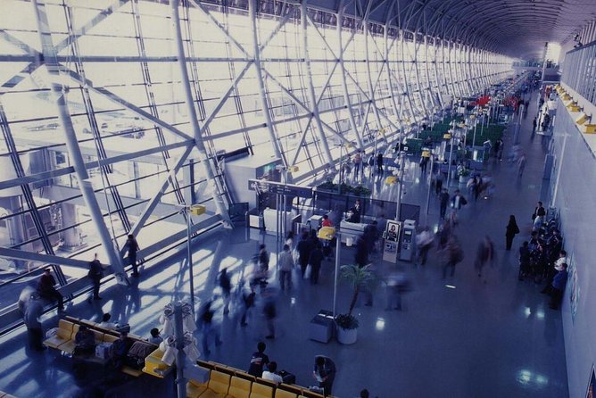 Shared Arrival Transfer : Kansai International Airport to Osaka City - Luggage and Accessibility Accommodations