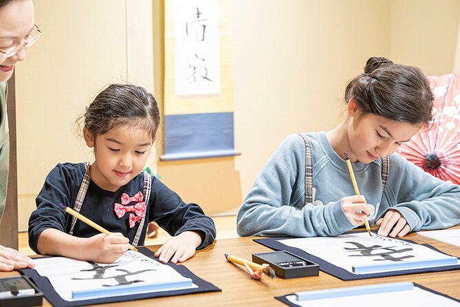 Shodo Experience (Calligraphy) at Tokyo Maikoya - Exploring the Meditative Essence
