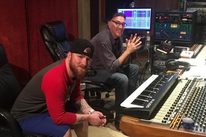 Songwriting With Nashville Number 1 Hit Songwriter - Learning From Industry Veteran