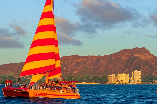 South Shore Open Sail From Kewalo Harbor Including Drinks - Capacity and Pricing