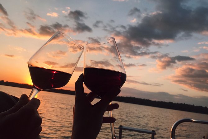 Sunset Boat Ride at Lake Trasimeno With Aperitif or Dinner - Tour Operator: SORPRENDIMI UMBRIA